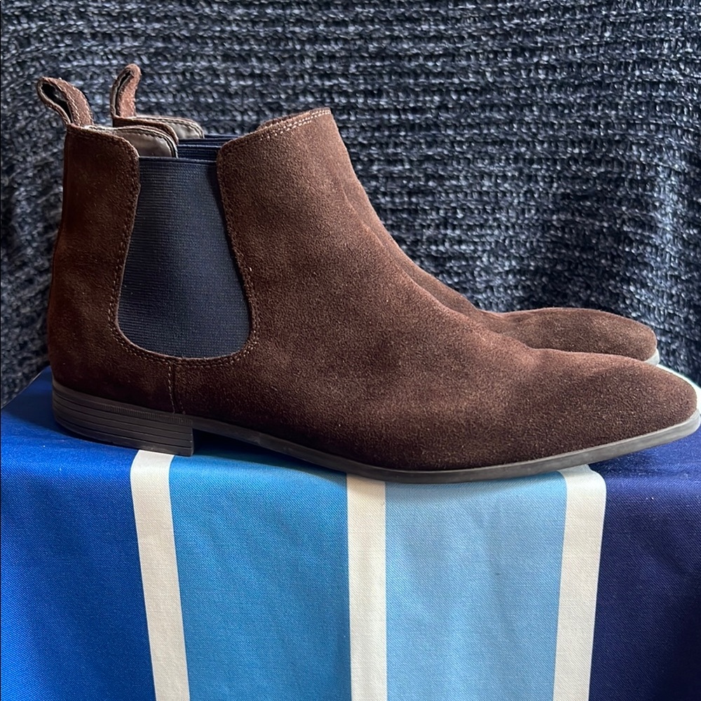 Men's Brown Suede Chelsea Boots - Classic Slip-On Style